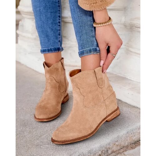 Resti Western-style boots on a covered wedge Patorias Cene