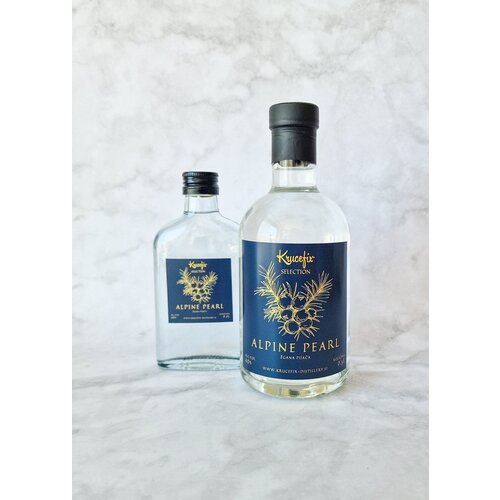 Krucefix destilarna Krucefix, žgana pijača Alpine pearl - brinjevec, alk. 40 vol. % Slike