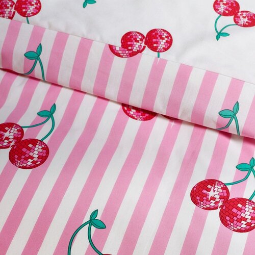Catherine Lansfield Bela/rožnata enojna posteljnina 135x200 cm Disco Cherries Stripes &amp;ndash; Slike