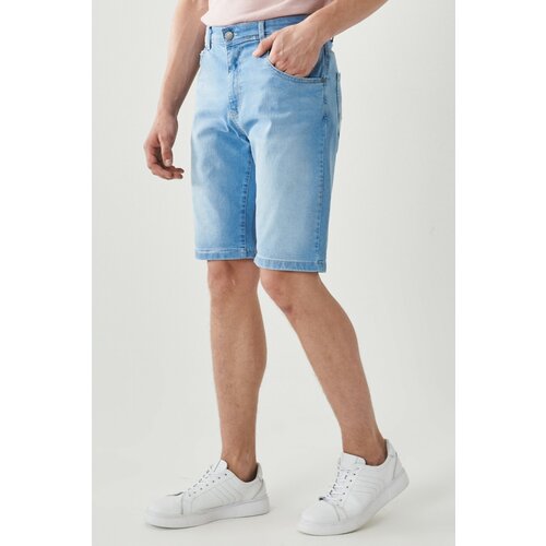AC&Co / Altınyıldız Classics Men's Ice Blue Comfort Fit Comfortable Cut, 5 Pockets Flexible Denim Jeans Shorts. Slike