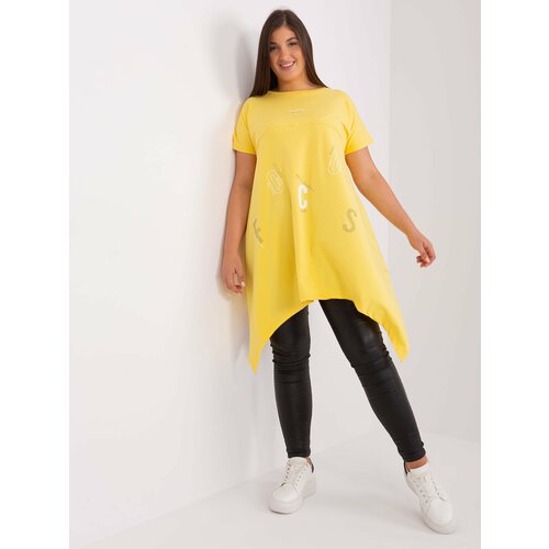 Fashion Hunters Yellow blouse with asymmetrical plus size print Cene
