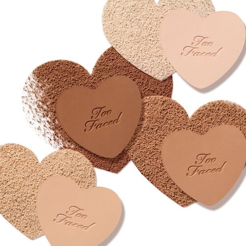 Too Faced Born This Way Soft Blur Setting Powder matirajoči puder odtenek Deep 4,8 g Slike