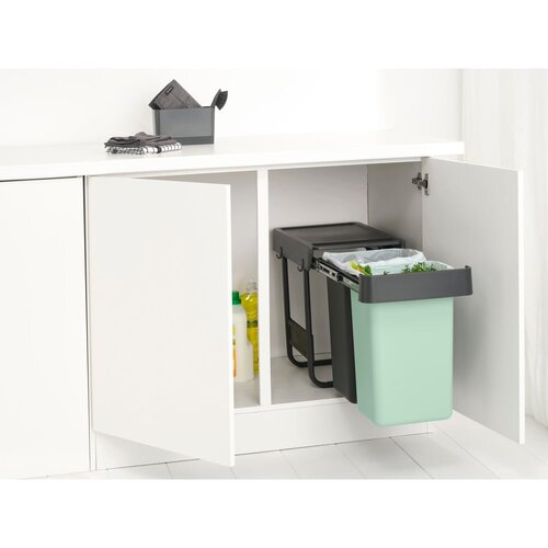 Brabantia Mentolno zelen/temno siv plastičen izvlečni ko&amp;scaron; za smeti za ločevanje odpadkov 30 l Sort&amp;amp;Go &amp;ndash; Slike