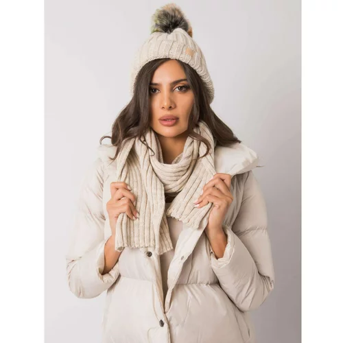 Fashion Hunters RUE PARIS Beige winter set, hat and scarf