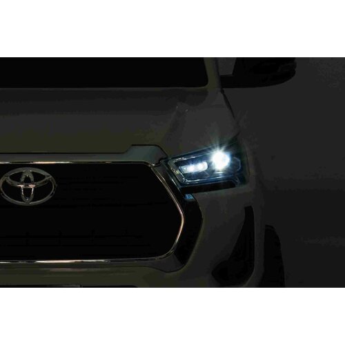  Licenciran avto na akumulator Toyota Hilux 4x4 - bel Cene
