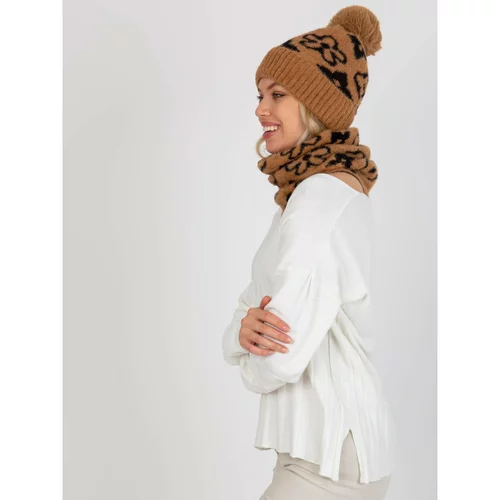 Fashion Hunters Women's camel and black winter hat with patterns