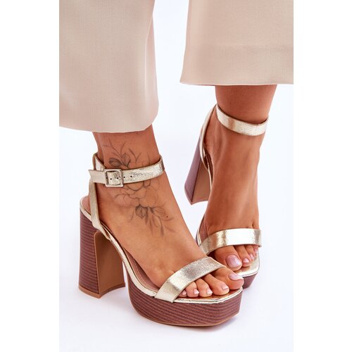 Kesi Leather sandals on a robust platform gold Marina Slike