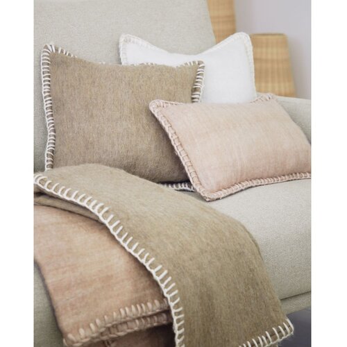 Kave Home Ukrasna jastučnica od mje&amp;scaron;avine vune 30x50 cm Augustina &amp;ndash; Slike