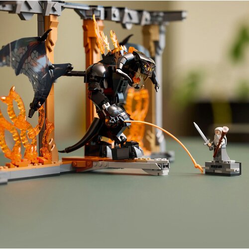 Lego LEGO&amp;reg; Icons - Gospodar prstenova: Knji&amp;scaron;ki kutak sa Balrogom (10367) Slike