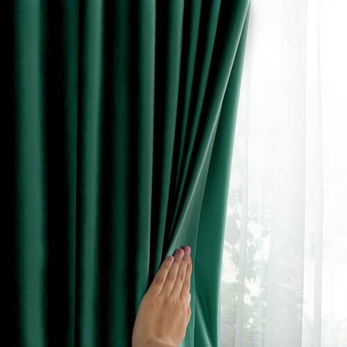 Restilo Tamno zelena zavjesa za djelomično zamračenje od samta 140x245 cm Eyelets &amp;ndash; Slike