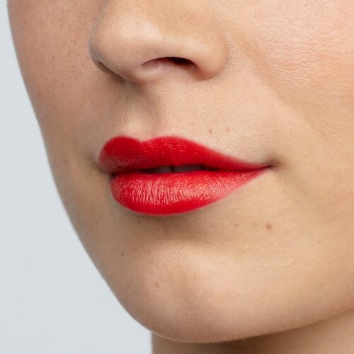 Antipodes Moisture-Boost Natural Lipstick hranilna &amp;scaron;minka odtenek West Coast Sunset 4 g Slike