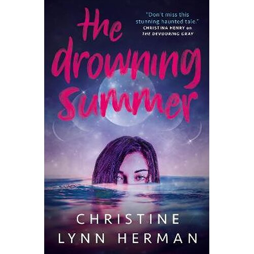 Titan Books Christine Lynn Herman - The Drowning Summer Cene