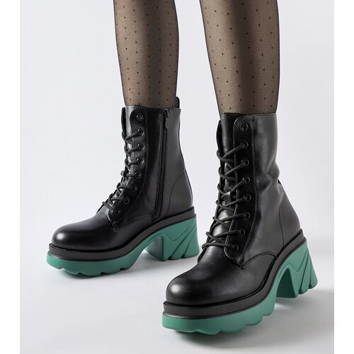 Gemre Black insulated ankle boots on a teal heel Cost Cene