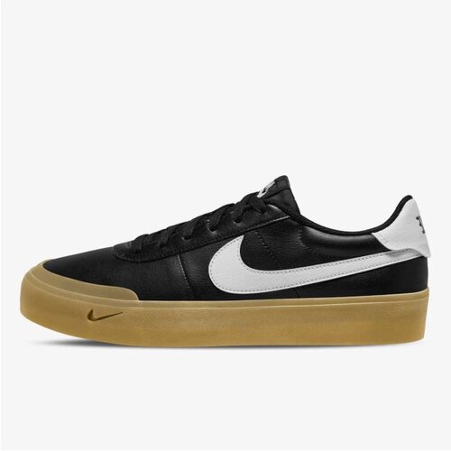 Nike Court shot Cene