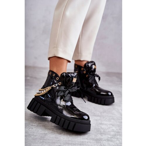 Kesi Lacquered Warm Boots With Chain Black Karoline Cene