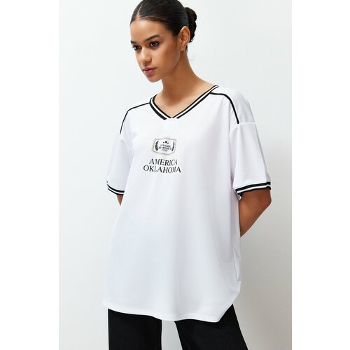 Trendyol White Motto Printed Oversize/Wide-Fit V-Neck Knitted T-Shirt Cene