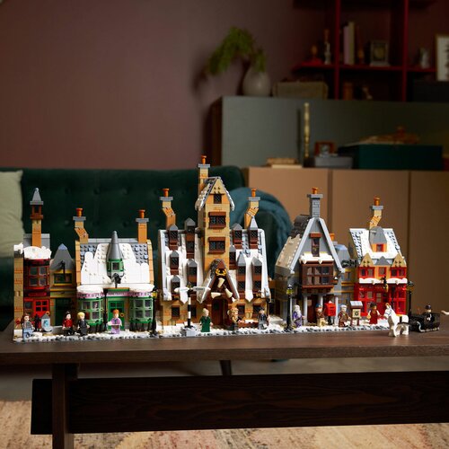 Lego Harry Potter&amp;trade; - Selo Hogsmid &amp;ndash; kolekcionarsko izdanje (76457) Slike