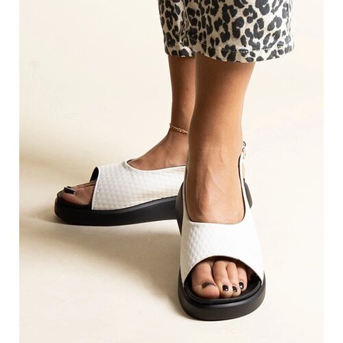 D/CEO Black sandals on a block heel Millo Cene