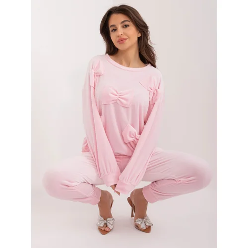 Fashion Hunters Light pink women's velour set with sweatshirt