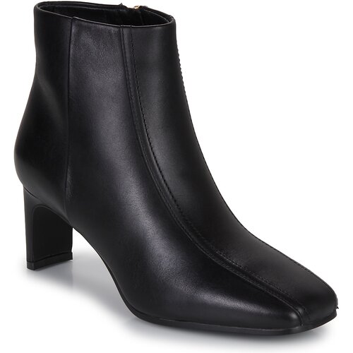 Clarks Gležnjarji Seren55 Top Črna Cene