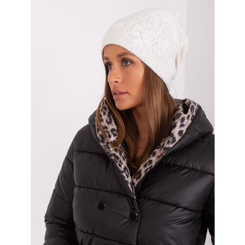 Fashion Hunters Women's winter hat Ecru with rhinestones Slike