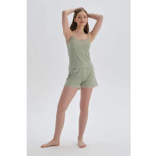 Dagi Shorts - Green - Normal Waist