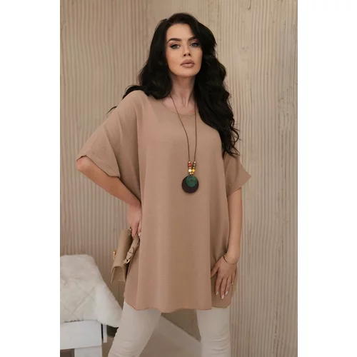 Kesi Oversized blouse with Camel pendant