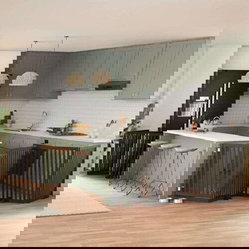 vidaXL Ograda za pse z vrati zložljiva 10 panelov črna 800 cm les Cene