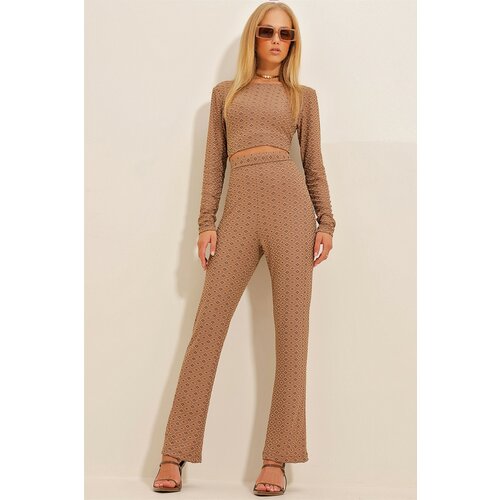 Trend Alaçatı Stili Women's Brown Patterned Crop, Blouse And Pants Double Set Slike