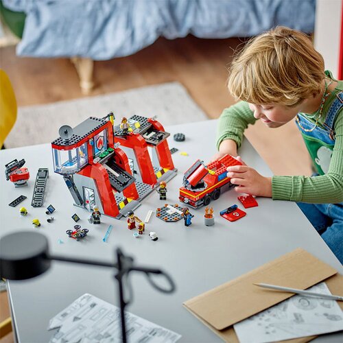 Lego city 60414 vatrogasna stanica s vatrogasnim vozilom Slike