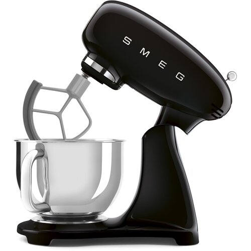 Smeg SMF05BLEU Kuhinjski aparati v crni barvi v slogu 50. let. Slike
