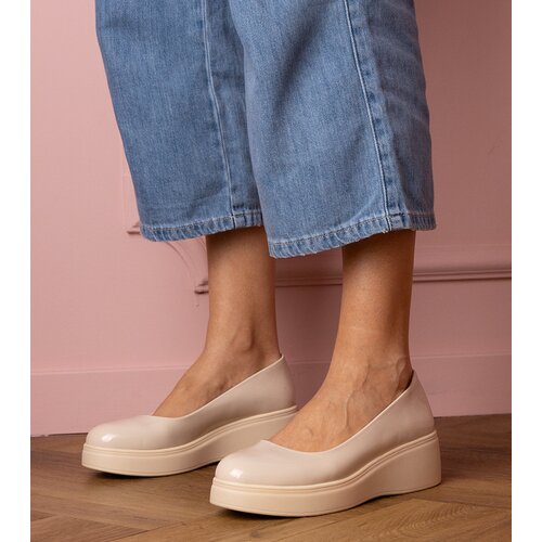 D/CEO marka niezdefiniowana Beige patent leather platform shoes Nikara Cijene