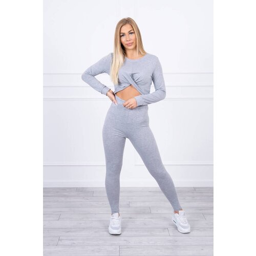 Kesi Set with ruffles on a gray blouse Slike