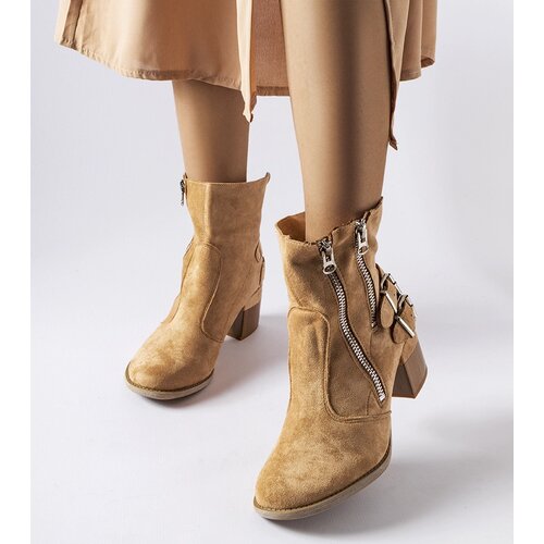 Gemre Beige ankle boots with a loose upper Plourde Cene