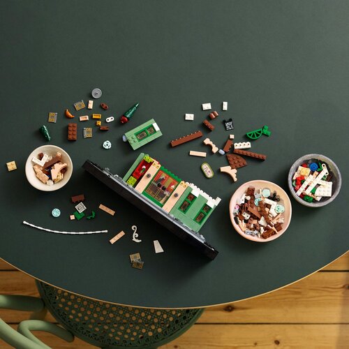 Lego Ikone Francuski kafić 10362 Slike