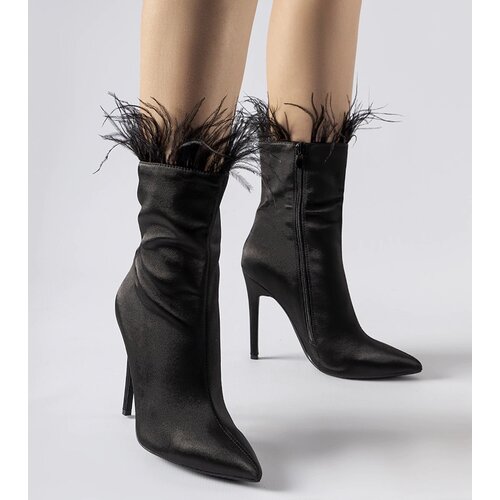 Gemre Selvena black ankle boots adorned with feathers Slike