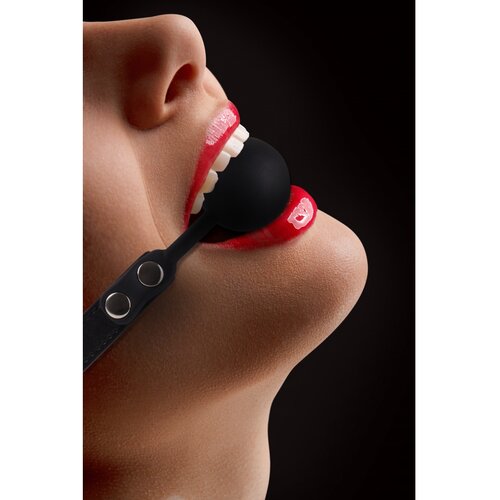 Ouch! Silicone Ball Gag Black Cene