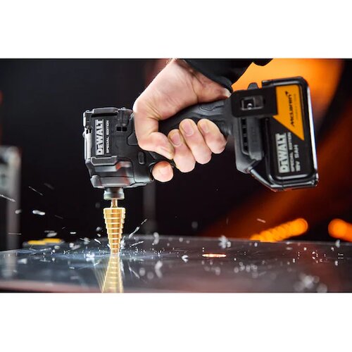 Dewalt DCF86MP2T aku udarni odvrtač 18V xr mclaren (2 x 5.0Ah) Slike