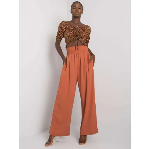 Fashion Hunters RUE PARIS Light brown fabric trousers with a high waist