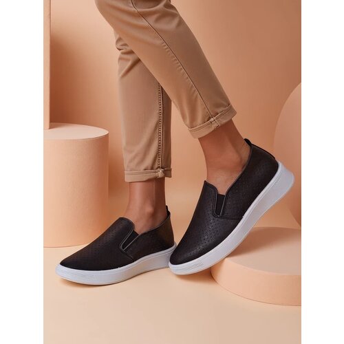 Resti Women&amp;#039;s perforated sports shoes Musio Slike