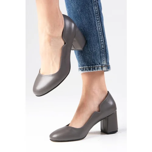 Mio Gusto Keira Women's Gray Color Round Toe Heeled Shoes