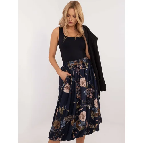 Fashionhunters Dark blue midi skirt with a floral print