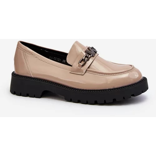 Kesi Women's patent leather loafers with flat heels, beige Ezoma