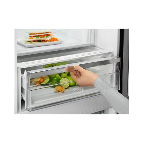 Electrolux frižider LNT7ME32X3 Slike