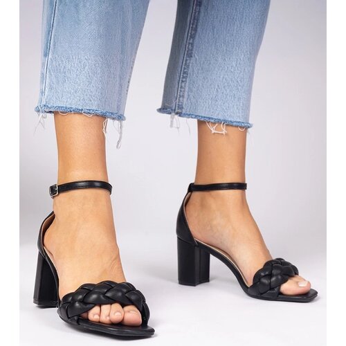 D/CEO marka niezdefiniowana Black sandals with a closed heel on a block heel Kolombo Slike