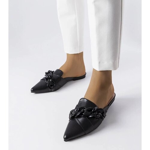 D/CEO White slides Ypsy Slike