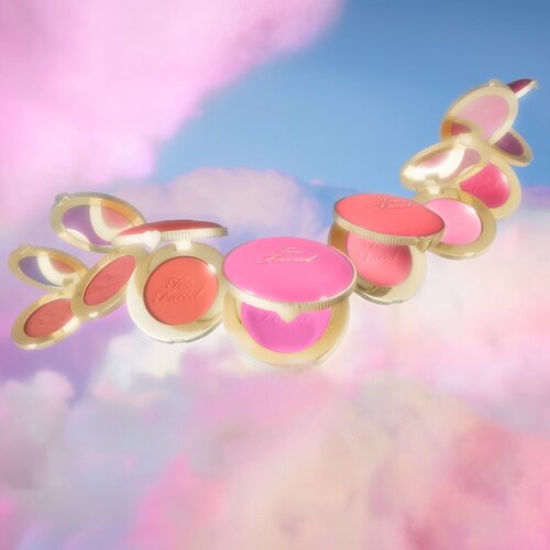 Too Faced Cloud Crush Blush kompaktno rdečilo z ogledalom odtenek Berry Dreamy 5 g Slike