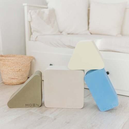 Moes&amp;reg; sky collection igralna oblika za razvoj motorike triangle stone grey Slike
