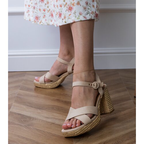 D/CEO Beige sandals with straps on a block heel Luwes Cene