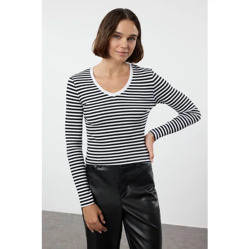 Trendyol Navy Blue Striped Corded V-Neck Fitted Long Sleeve Crop Stretchy Knitted Blouse